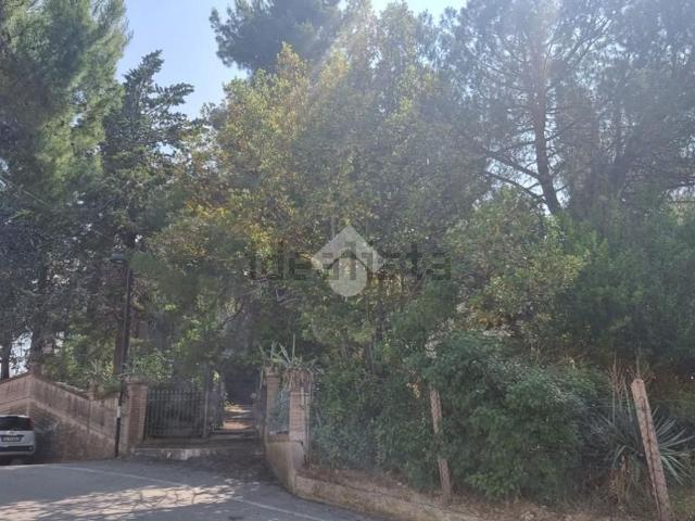 Case e ville in vendita di 197 m² in Via Padre Carlo Orazi, 50