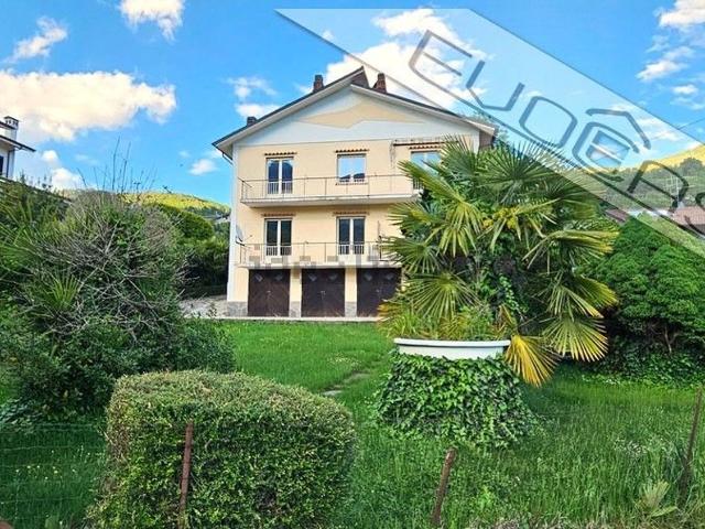 Case e ville in vendita di 200 m² in Via Primo Laurenti, 2
