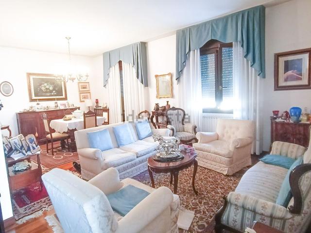 Case e ville in vendita di 198 m²
