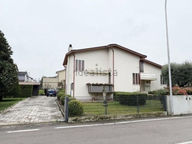 Case e ville in vendita di 283 m²