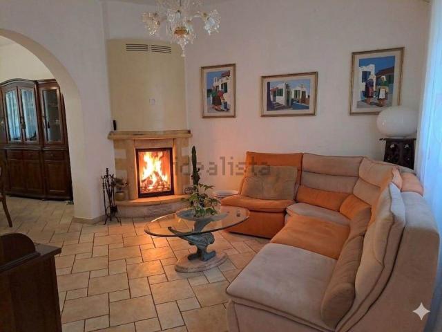 Case e ville in vendita di 198 m² in Via Calatafimi, 17