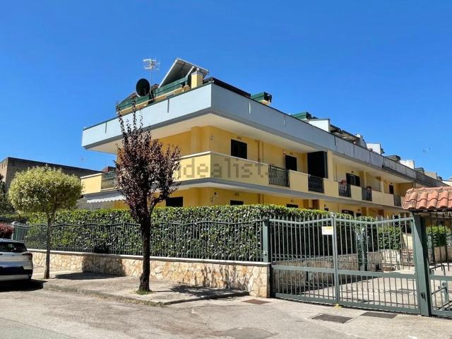 Case e ville in vendita di 198 m² in Via Aldo Moro, 53