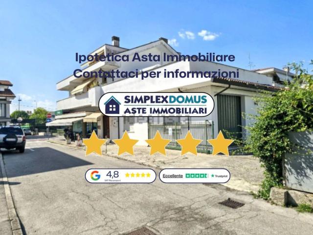 Case e ville in vendita di 198 m² in Via G. Cardano