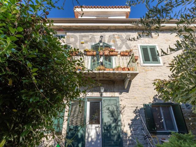 Case e ville in vendita di 198 m² in Via Pietro Coppo, 5