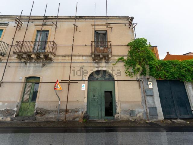 Case e ville in vendita di 198 m² in Via Tripoli, 229