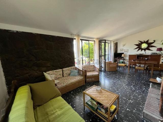 Case e ville in vendita di 198 m² in Viale Reginaldo Belloni, 67