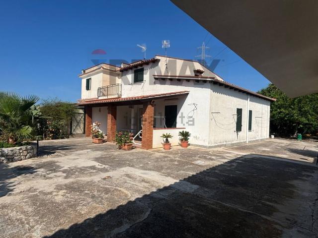 Case e ville in vendita di 198 m² in Contrada Quaranta Salme