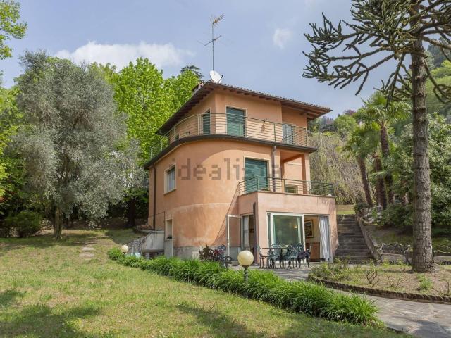 Case e ville in vendita di 199 m² in Via ai Piani