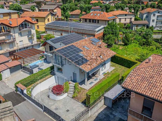 Case e ville in vendita di 309 m² in Via al Roccolo, 34