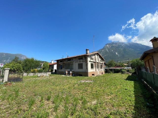 Case e ville in vendita di 199 m² in Via Bariglaria, 122