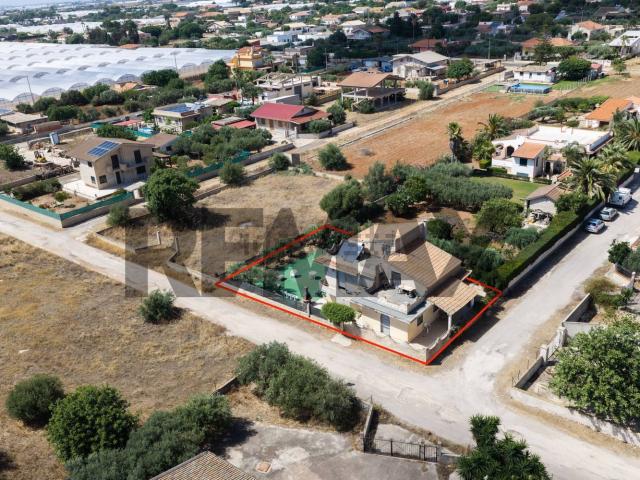 Case e ville in vendita di 199 m² in Contrada Pellegrino