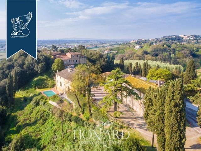 Case e ville in vendita di 2000 m²