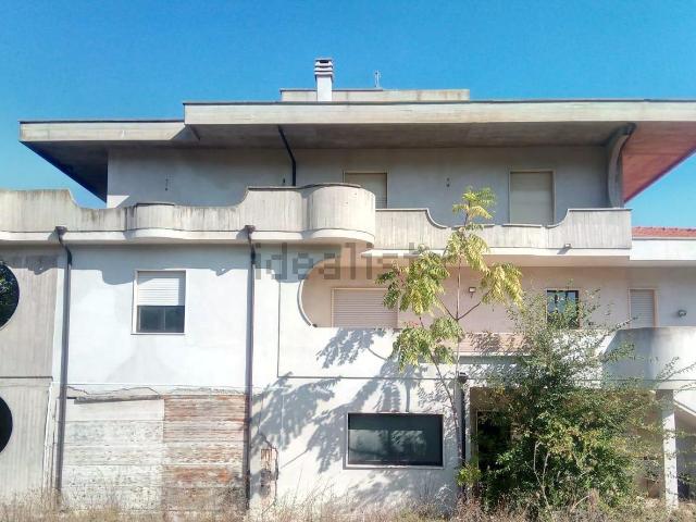 Case e ville in vendita di 2000 m² in Contrada Mampioppo