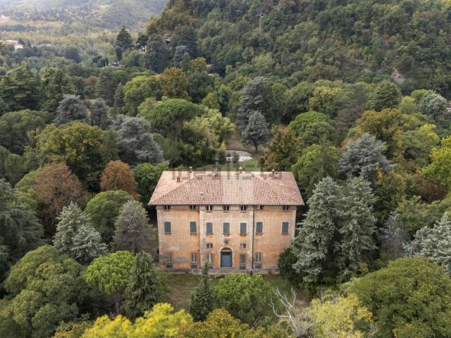 Case e ville in vendita di 2000 m² in Strada Statale 64 Porrettana