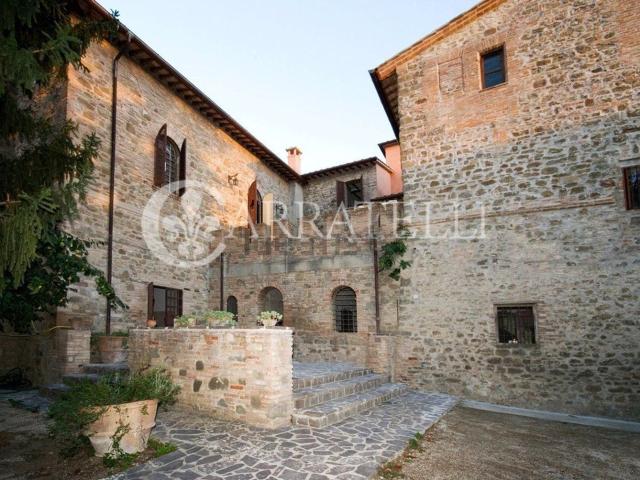 Case e ville in vendita di 2000 m² in Via Martiri della Resistenza