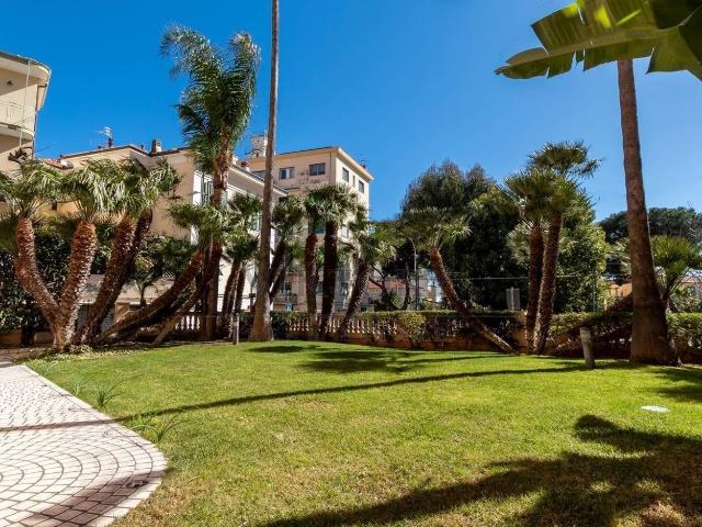 Case e ville in vendita di 2000 m² in Via Andrea Doria