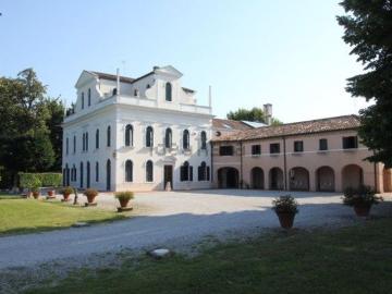 Case e ville in vendita di 2000 m² in Via Terraglio, 75