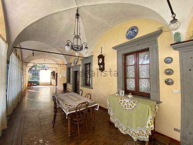 Case e ville in vendita di 2000 m² in Via Valle