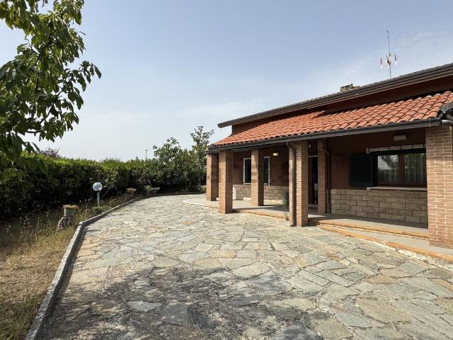Case e ville in vendita di 200 m² in Contrada Tappino, 64