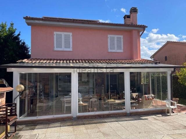 Case e ville in vendita di 200 m²