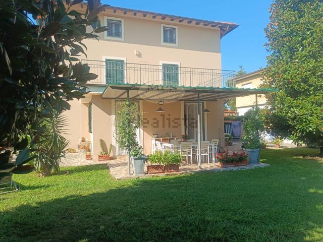 Case e ville in vendita di 200 m²