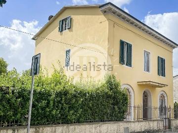 Piazzale Giuseppe Verdi, Lucca, Lucca Toscana, Toscana