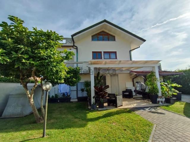 Case e ville in vendita di 200 m²
