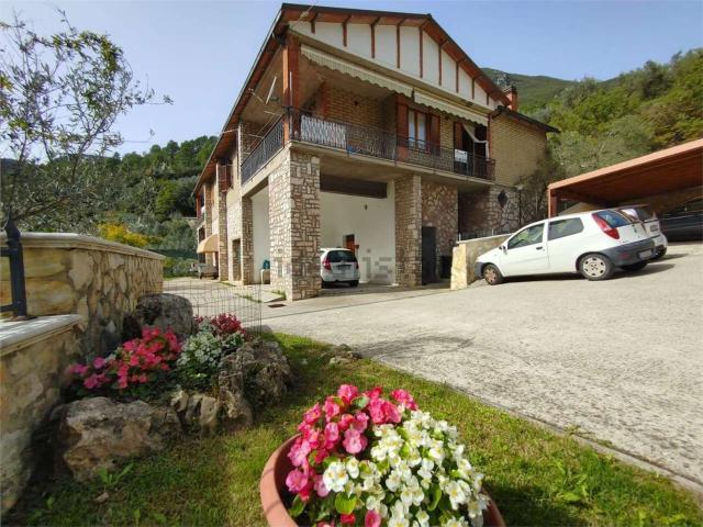 Case e ville in vendita di 200 m²