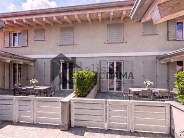 Case e ville in vendita di 200 m²