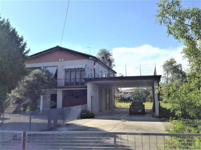 Case e ville in vendita di 200 m²