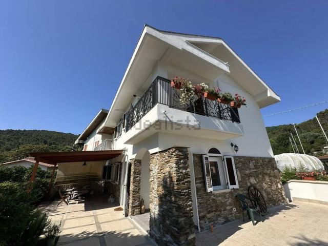 Case e ville in vendita di 200 m²