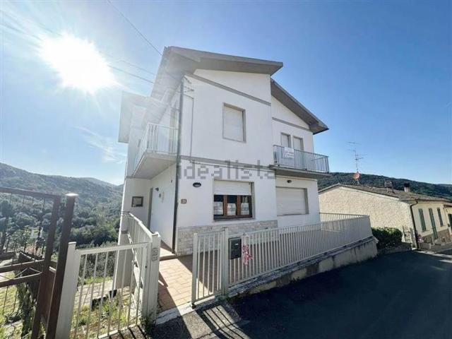 Case e ville in vendita di 200 m²
