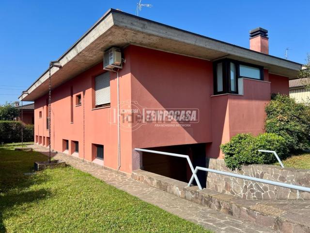 Case e ville in vendita di 200 m²