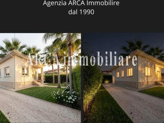 Case e ville in vendita di 200 m² in Via Calabria