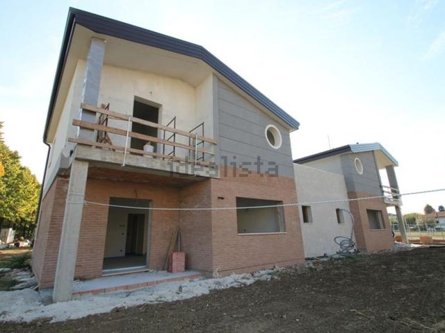 Case e ville in vendita di 200 m² in Via Campazza