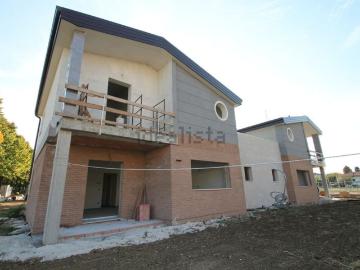 Case e ville in vendita di 200 m² in Via Campazza