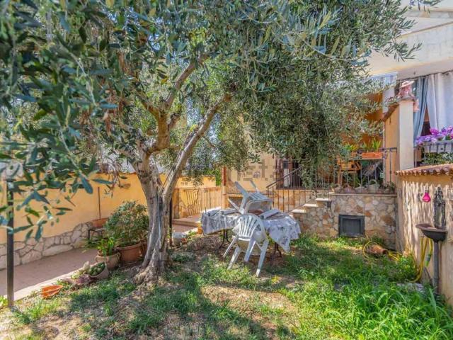 Case e ville in vendita di 200 m² in Via Castel di Lama