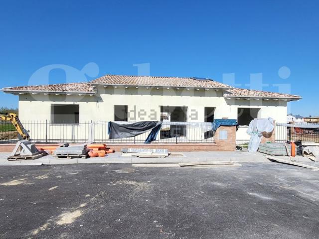Case e ville in vendita di 200 m² in Via Circondaria Est, 1