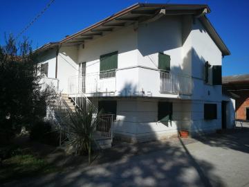 Case e ville in vendita di 200 m² in Via Crociarone, 46