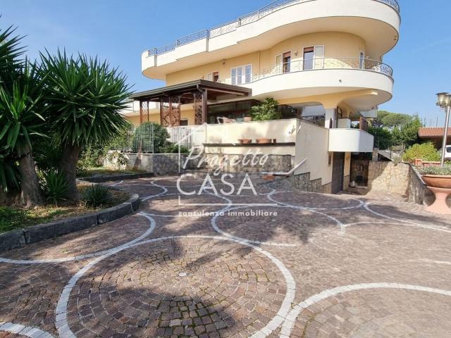 Case e ville in vendita di 200 m² in Via Amati, 216