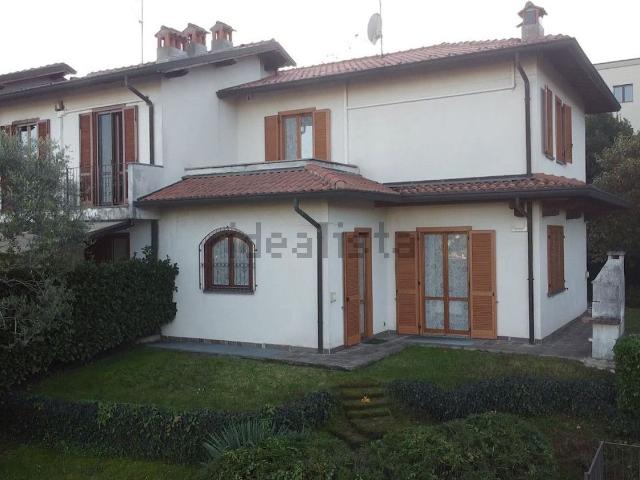 Case e ville in vendita di 200 m² in Via Ampelio Pessina, 31