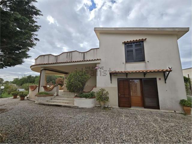 Case e ville in vendita di 200 m² in Via Airone