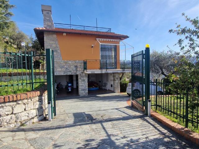 Case e ville in vendita di 200 m² in Via al Castello, 22