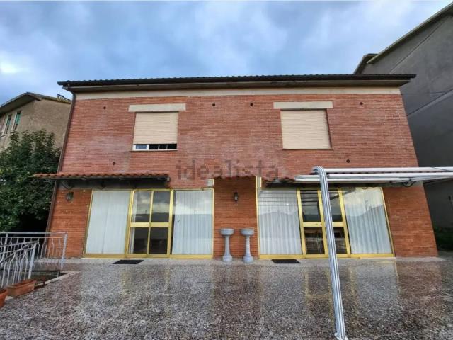 Case e ville in vendita di 200 m² in Via Alcini