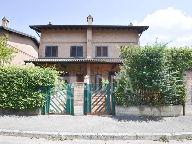 Case e ville in vendita di 200 m² in Via Aldo Moro