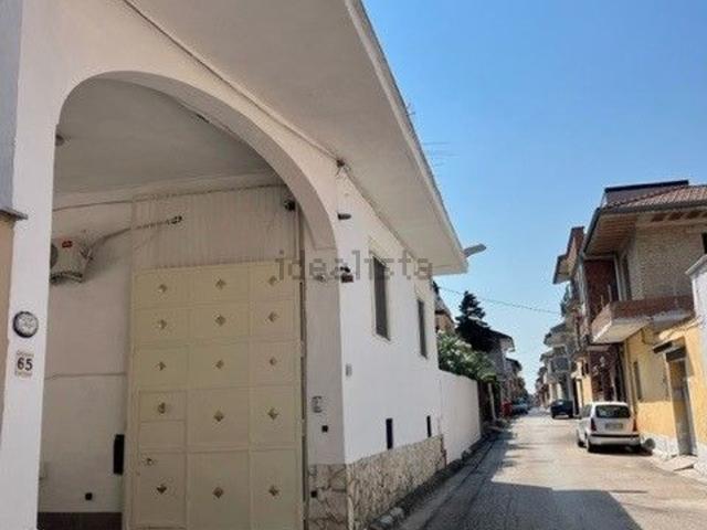Case e ville in vendita di 200 m² in Via Aldo Moro, 65