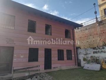 Case e ville in vendita di 200 m² in Via Aleramidi