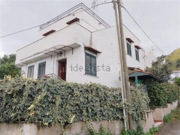 Case e ville in vendita di 200 m² in Via Alla Falconara