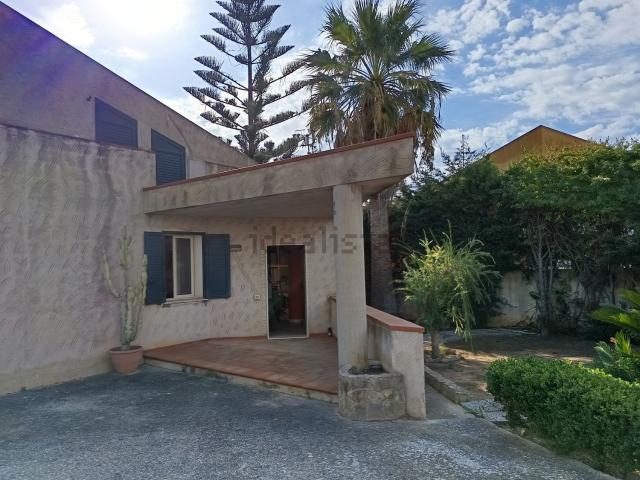 Case e ville in vendita di 200 m² in Via Arenella, 21