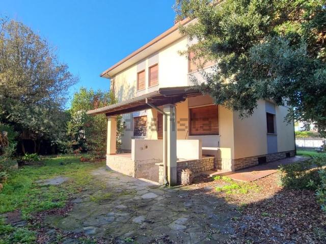 Case e ville in vendita di 200 m² in Via Asmara